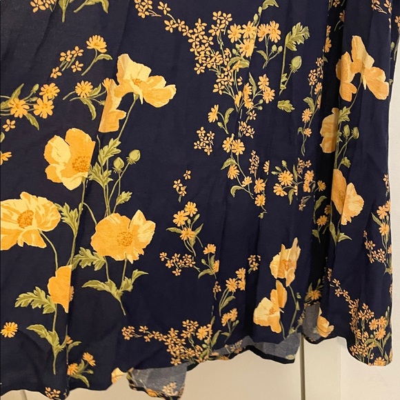 Cleaning out!!Reformation Izabel dress. Great condition. Size 8 - Picture 7 of 8